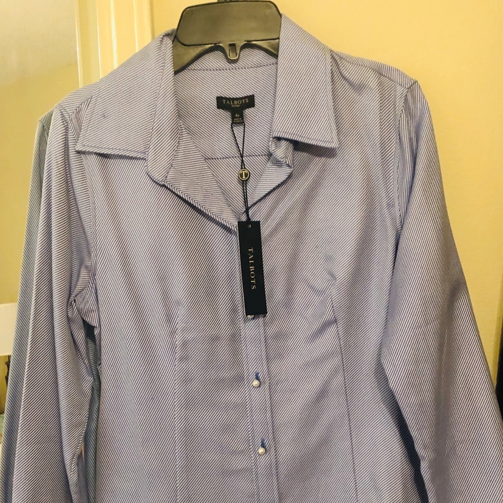 Ladies’ Talbots tailored bl/wh diag stripe blouse